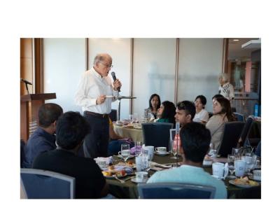 Professor Murray Loew (BME) at the New Graduate Students Welcome Tea. 